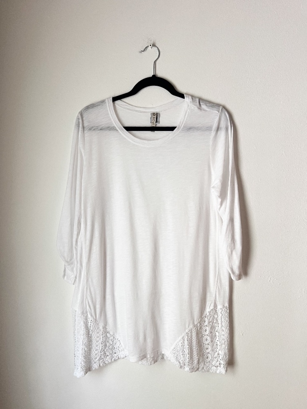 XCVI White Lace Hem Tunic Top Medium Cotton Modal 3/4 Sleeve Boho Blouse